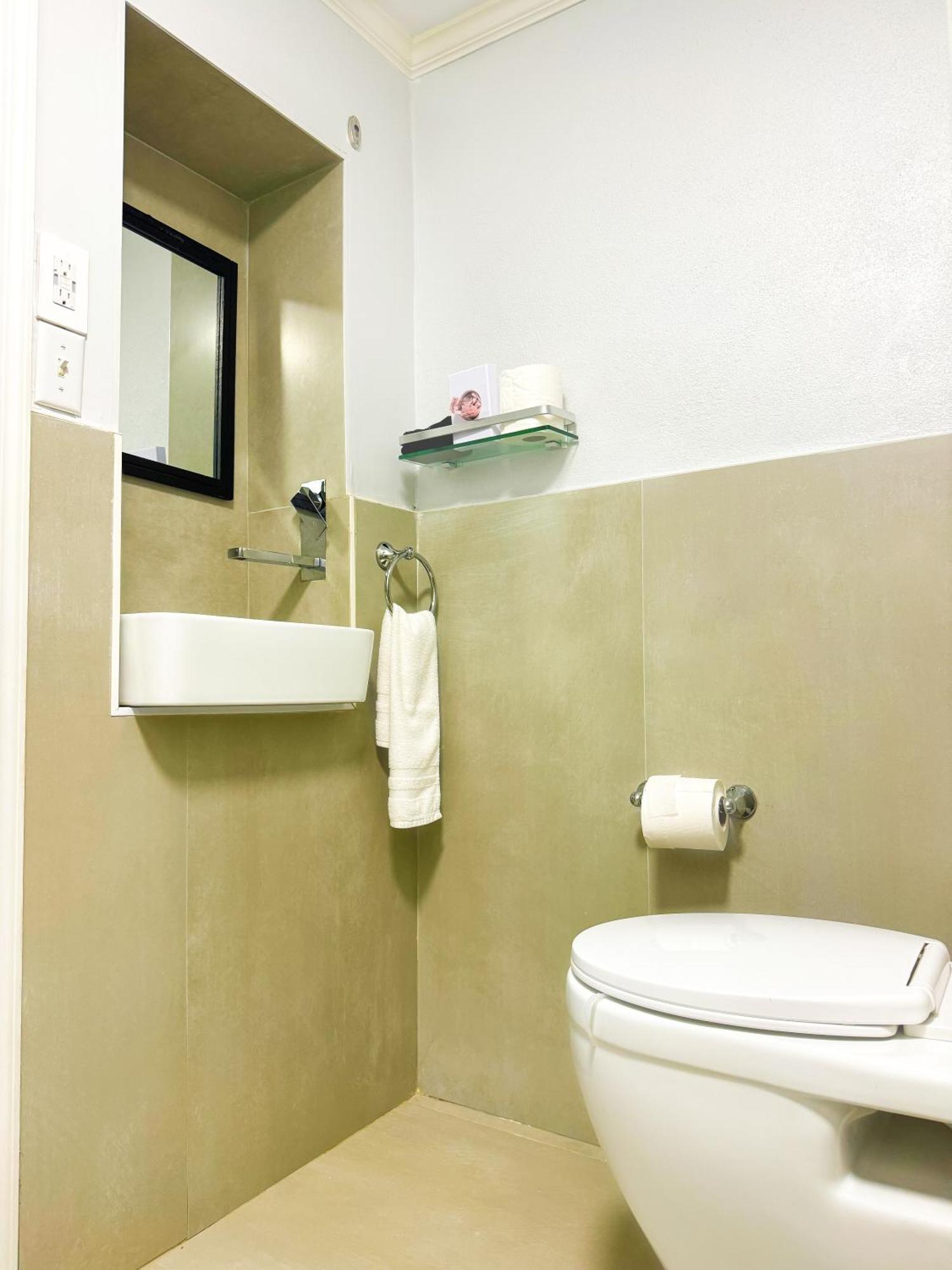 Studio, 100 Feet From The Beach Nassau Bagian luar foto