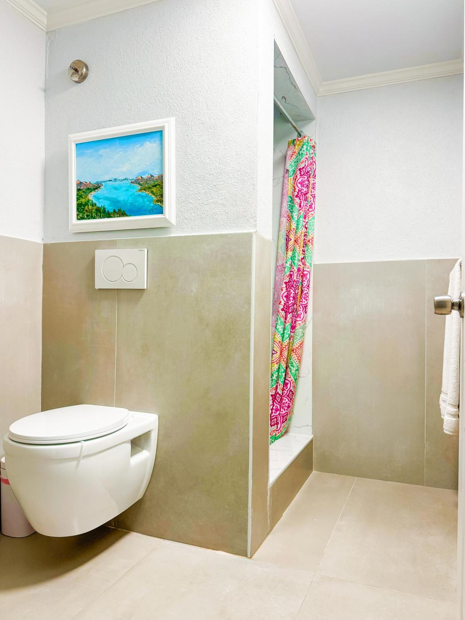 Studio, 100 Feet From The Beach Nassau Bagian luar foto