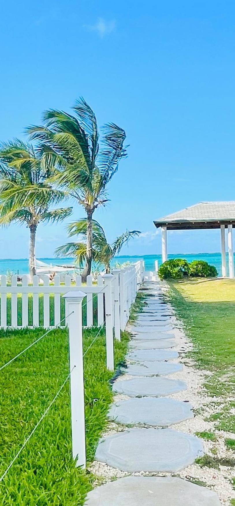 Studio, 100 Feet From The Beach Nassau Bagian luar foto