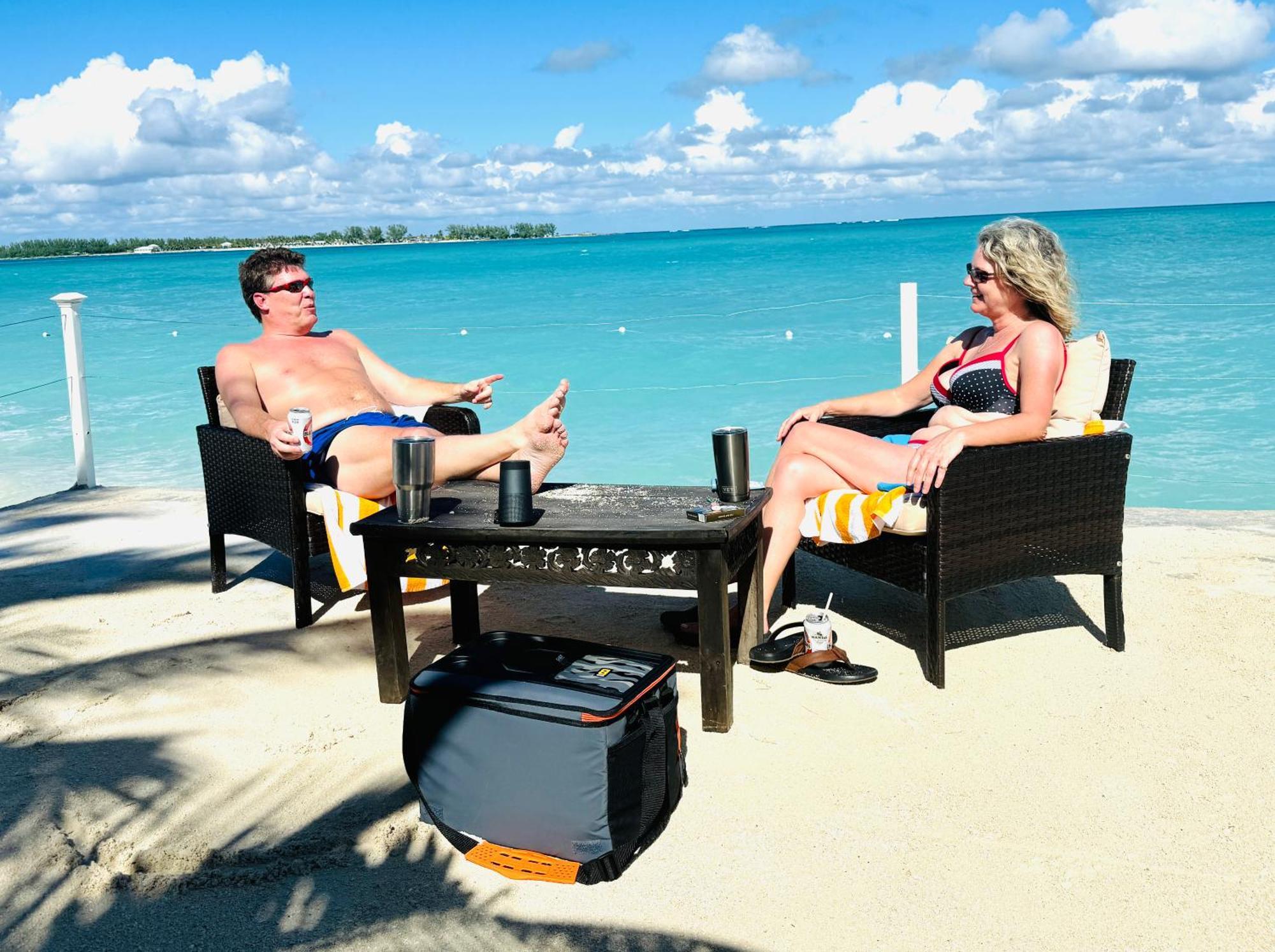 Studio, 100 Feet From The Beach Nassau Bagian luar foto