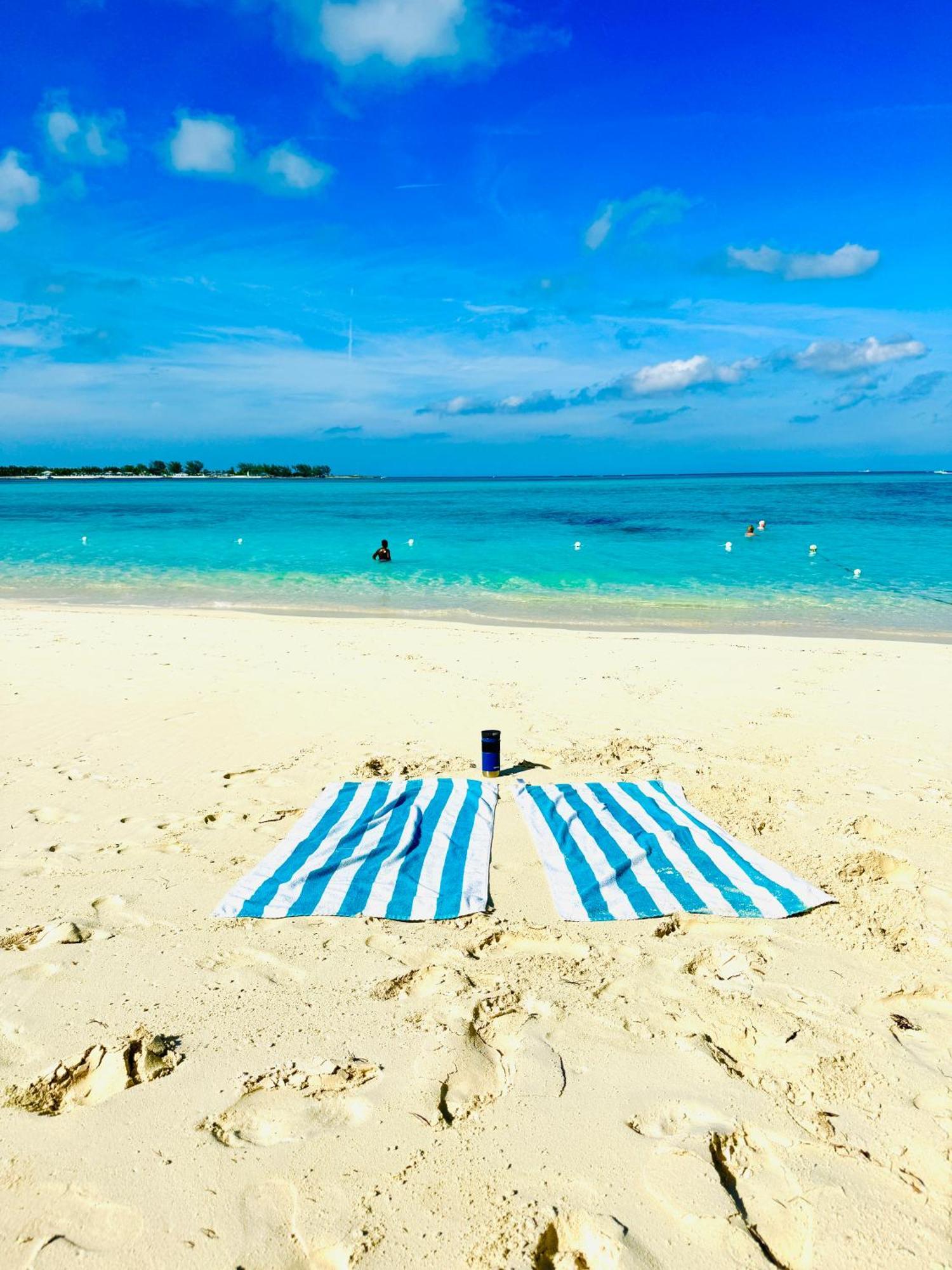 Studio, 100 Feet From The Beach Nassau Bagian luar foto
